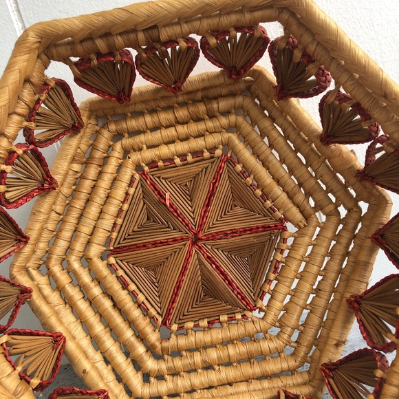 Unique Vintage Wicker Star Basket - Picture 2 of 6